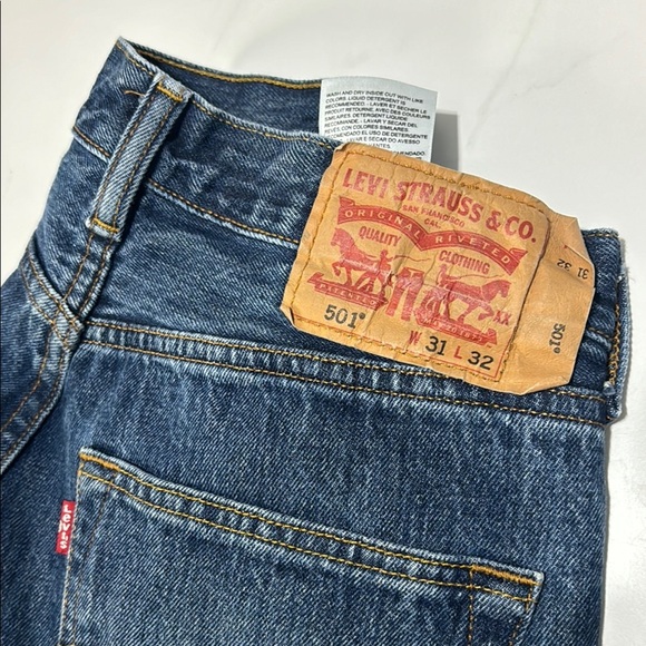 Levi's Men's Blue Jeans - Picture 2 of 3